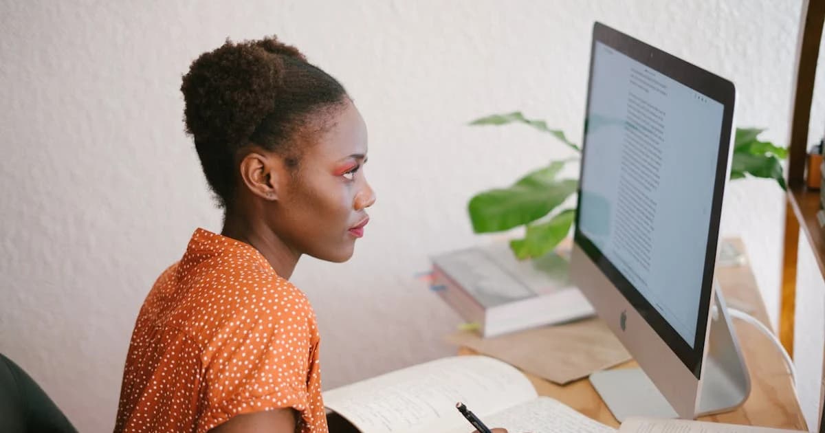 Crystal Lundberg Launches 'Build Forward' Pledge to Promote Consistent Personal Growth