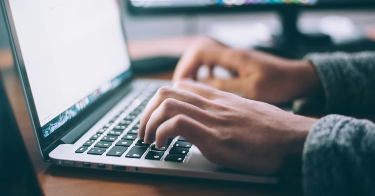 Study Finds That Overreliance on AI Compromises Critical Thinking