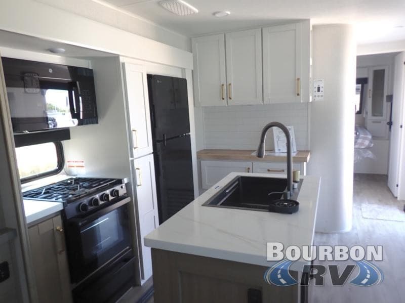 Bourbon RV Expands Inventory with Gulf Stream Ameri-Lite and Retro RV Trailers, Offering More Choices for Diverse Camping Needs