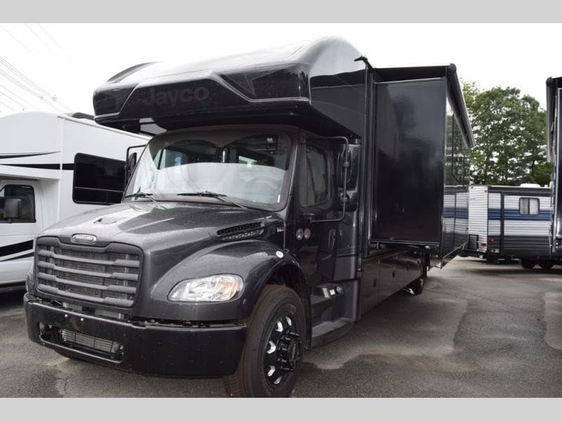 Pete's RV Center Expands Jayco Seneca Inventory, Strengthening RV Options for New England Buyers