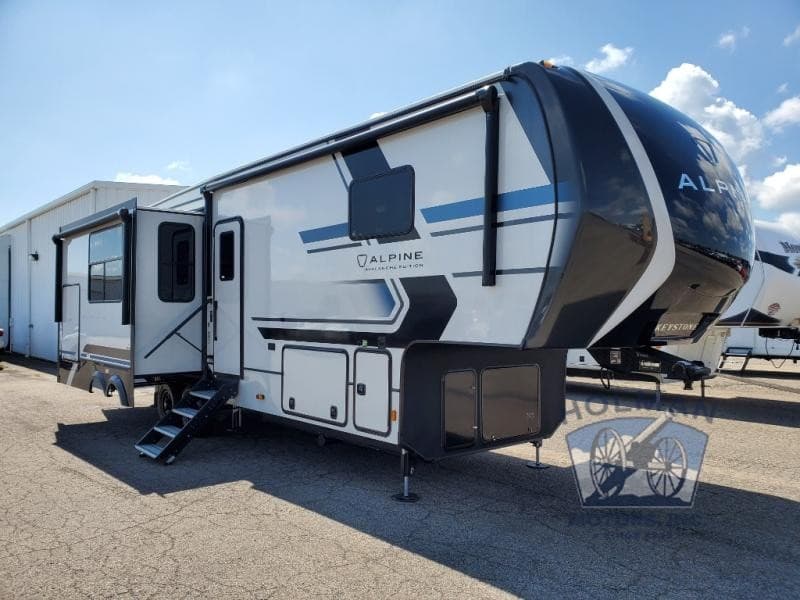 Holman RV Expands Inventory in Batavia, Ohio, Including Keystone Avalanche Models
